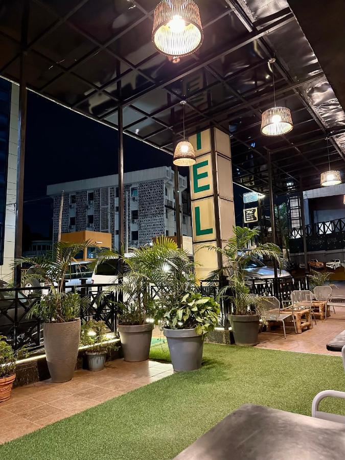 Yaahot Hotel ยาอุนเด ภายนอก รูปภาพ