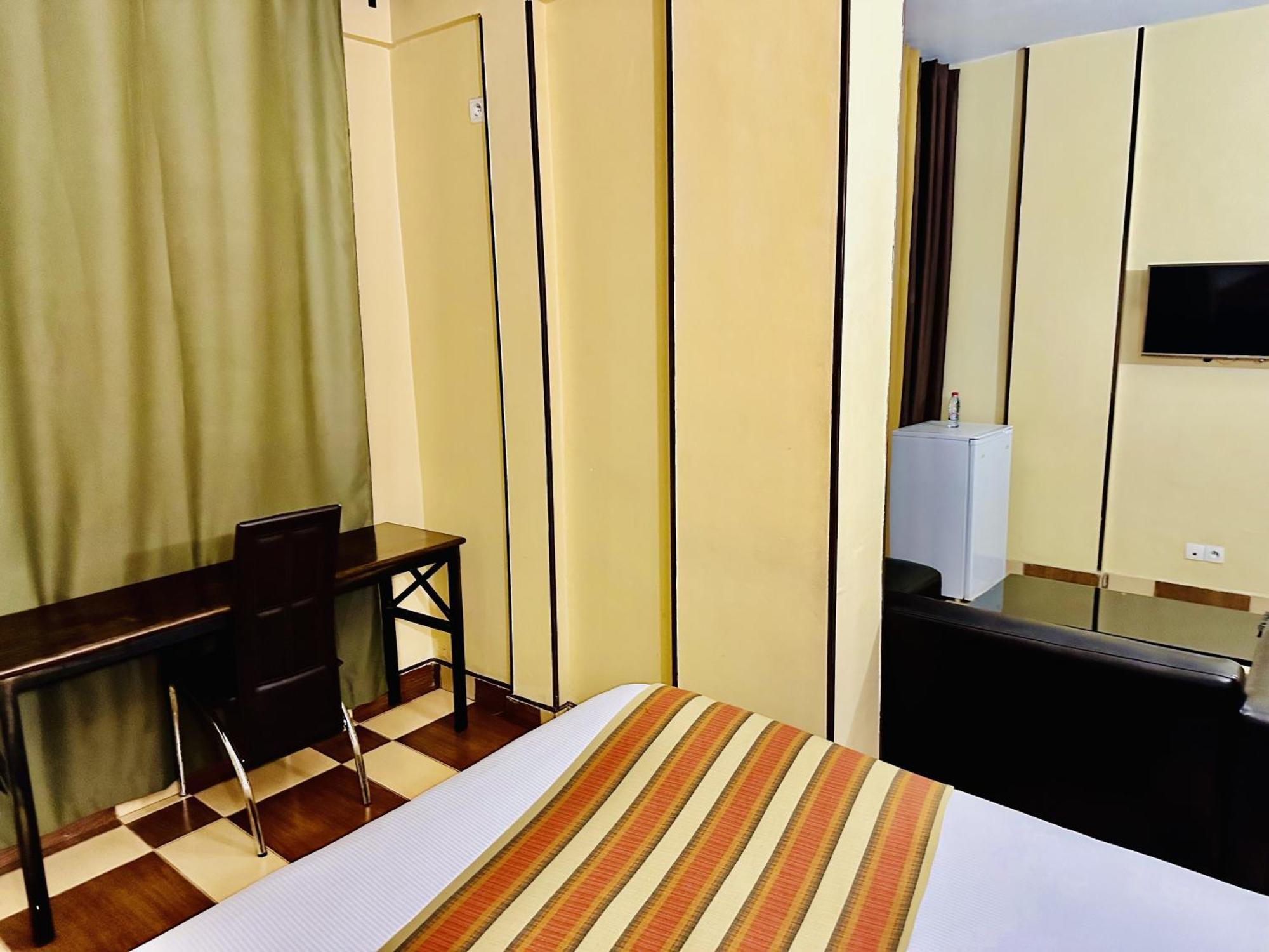 Yaahot Hotel ยาอุนเด ภายนอก รูปภาพ