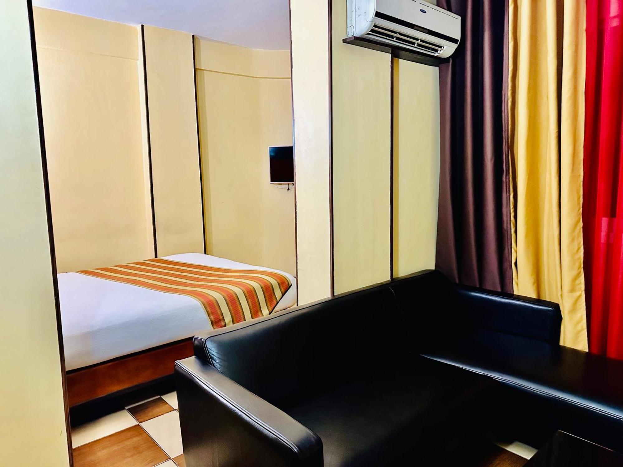 Yaahot Hotel ยาอุนเด ภายนอก รูปภาพ