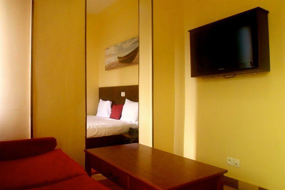 Yaahot Hotel ยาอุนเด ภายนอก รูปภาพ