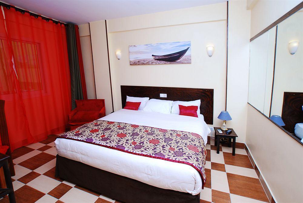 Yaahot Hotel ยาอุนเด ภายนอก รูปภาพ